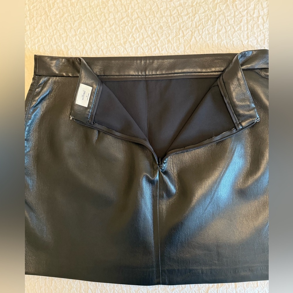 Wilfred Tempest Faux Leather Mini Skirt – Black – Size 16 (NWT) - Picture 7 of 11